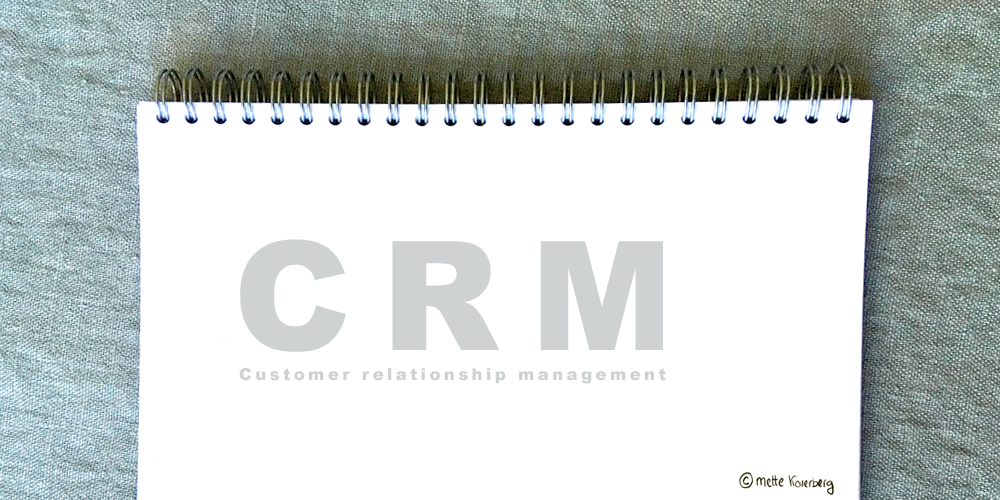 Bild av ordet CRM Customer relationship management
